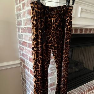 Clean out Womens wide leg velvet pant
